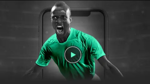 杰伦-格林节节发力，17投9中砍下33分，二三节独得32分展现强势表现